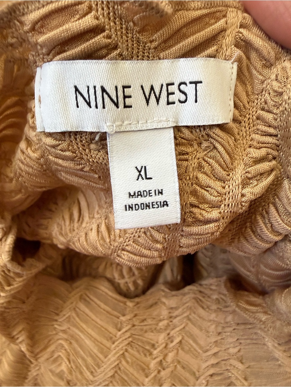 Nine West Textured Sleeveless Knit Top in Camel size L - Picture 6 of 7
